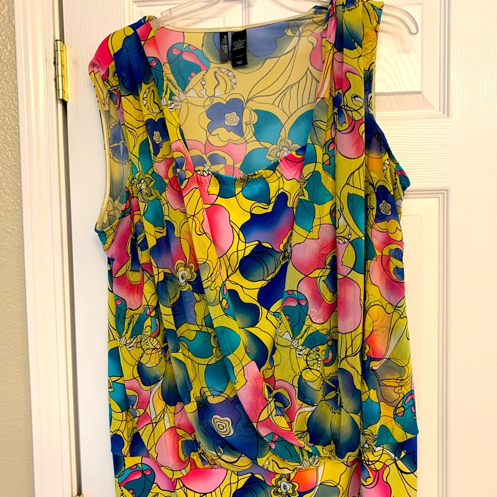 Colorful sleeveless size 3X top $15